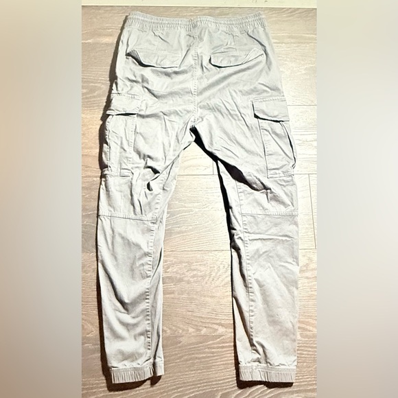 H&M Gray Cargo Pants with Relaxed Fit - Picture 7 of 7